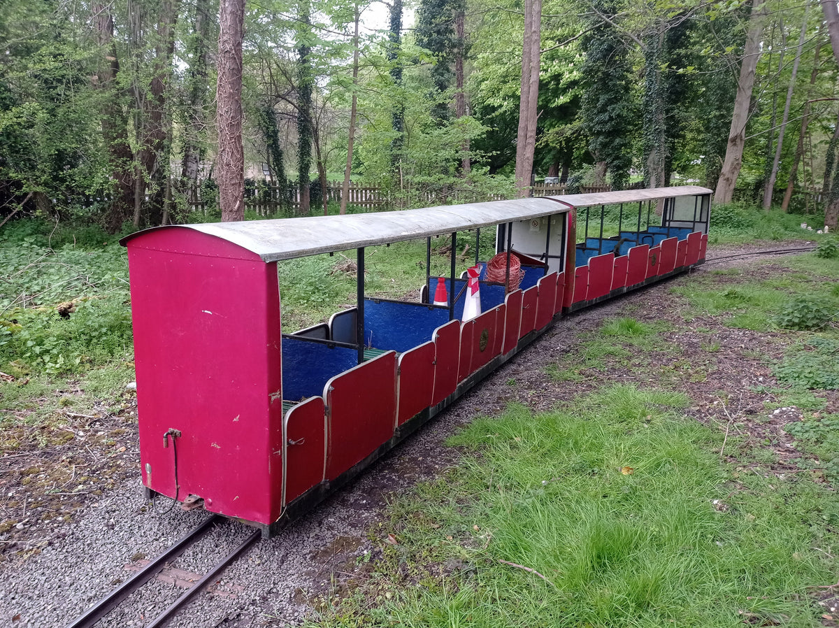 10¼” Gauge Pair of Semi-Enclosed Coaches